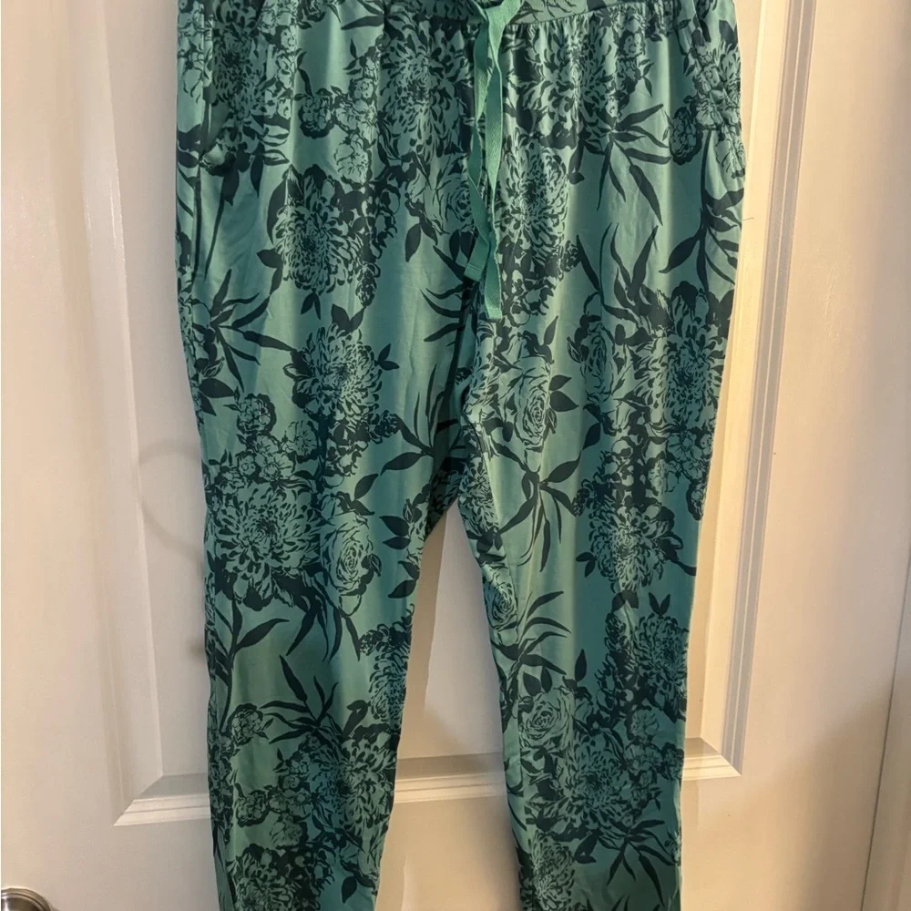 Woman’s Liz Claiborne Teal Loungewear Set - Solid Top & Floral Pants Sz L NWT